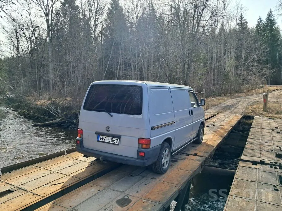 Volkswagen T4 1999 photo 2