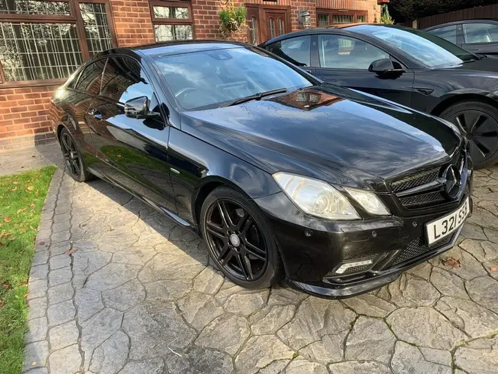 Mercedes-Benz E-Class 2010 photo 3