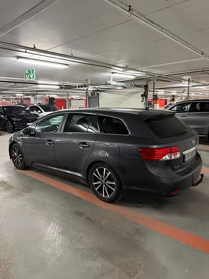 Toyota Avensis 2012 photo 4