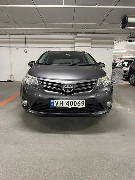 Toyota Avensis 2012 photo 2