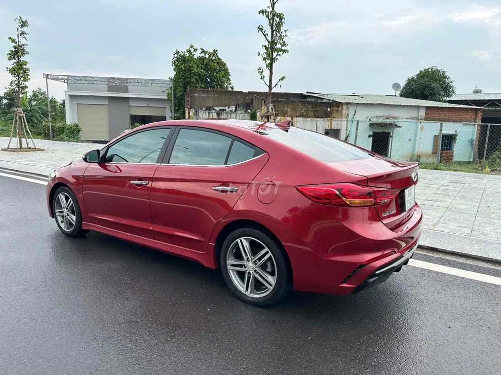 Hyundai Elantra 2018 photo 3