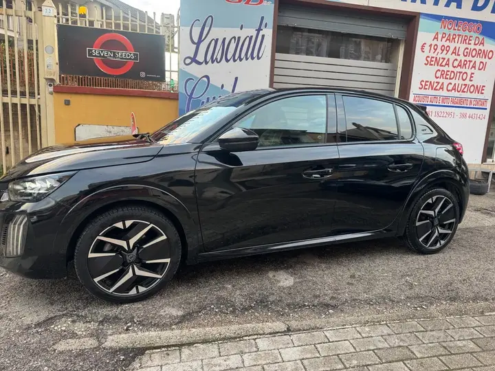 Peugeot 208 2024 photo 2