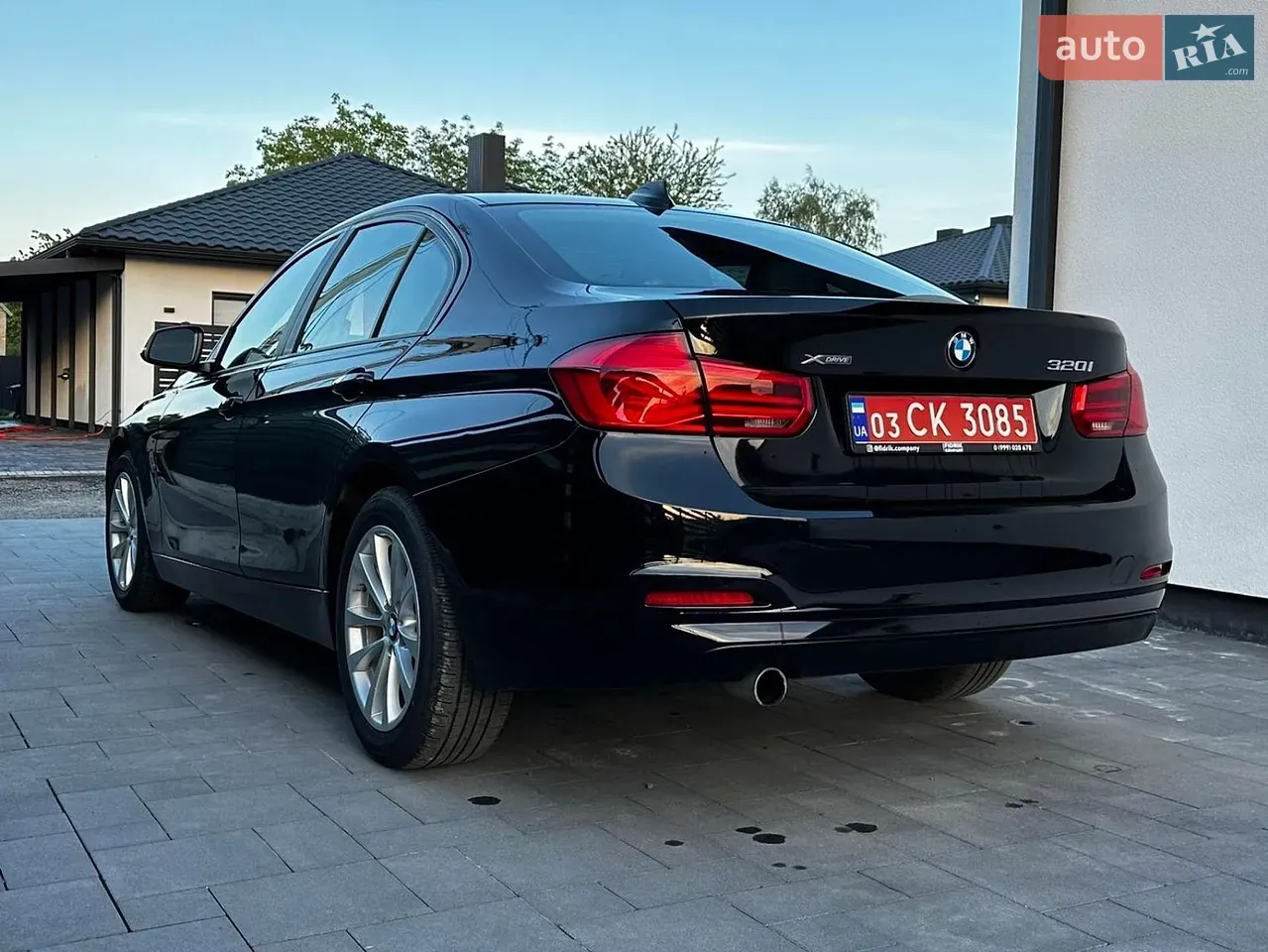 BMW 3 Series 2016 photo 3