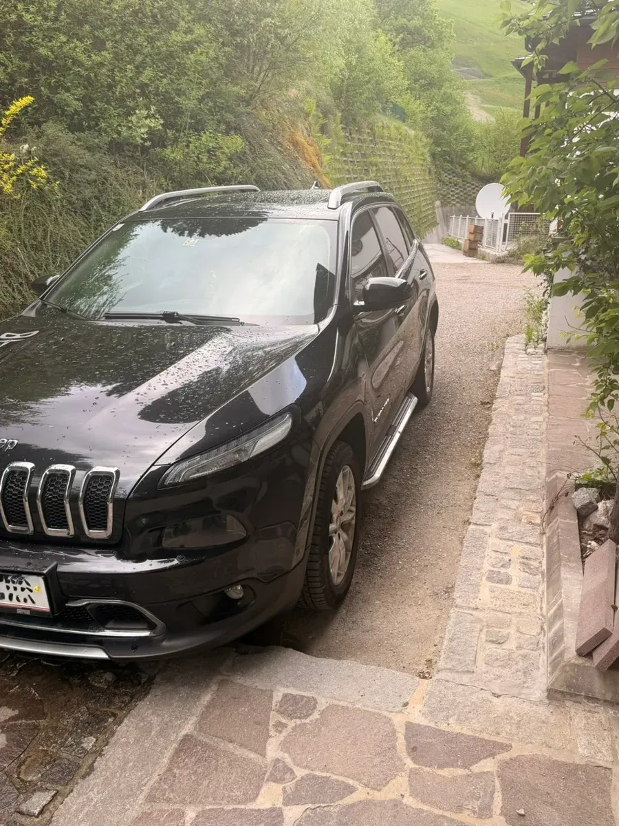 Jeep Cherokee 2016 photo 2