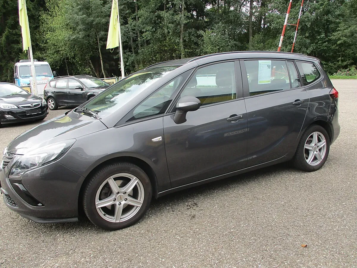 Opel Zafira Tourer 2012 photo 3