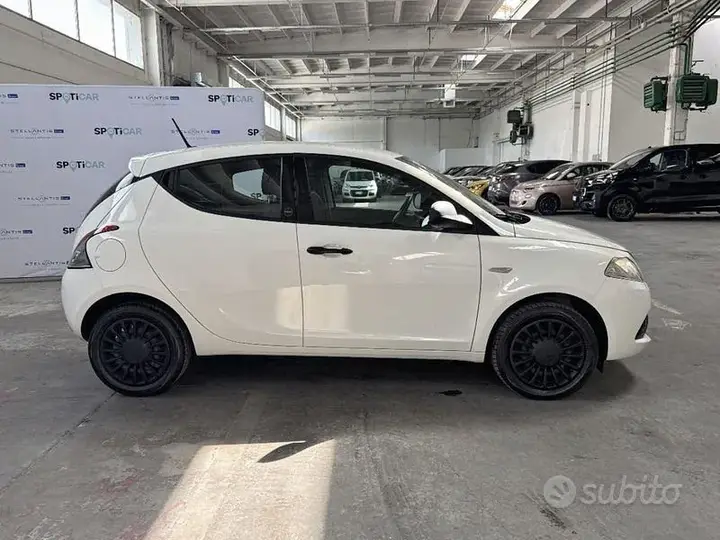 Lancia Ypsilon 2020 photo 2