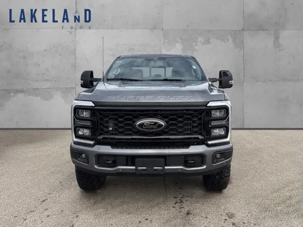Ford F350 2026 photo 2