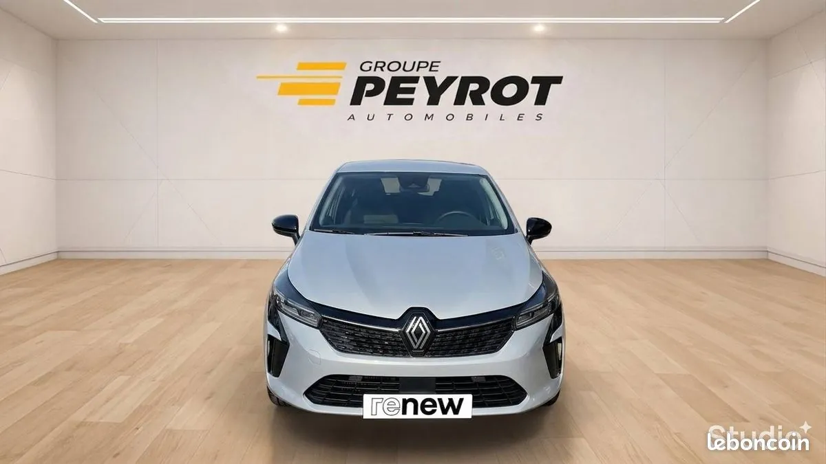 Renault Clio 2024 photo 2