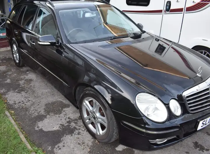 Mercedes-Benz E-Class 2009 photo 2