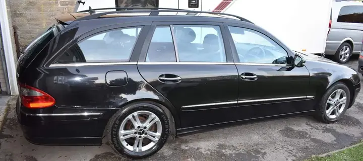 Mercedes-Benz E-Class 2009 photo 3