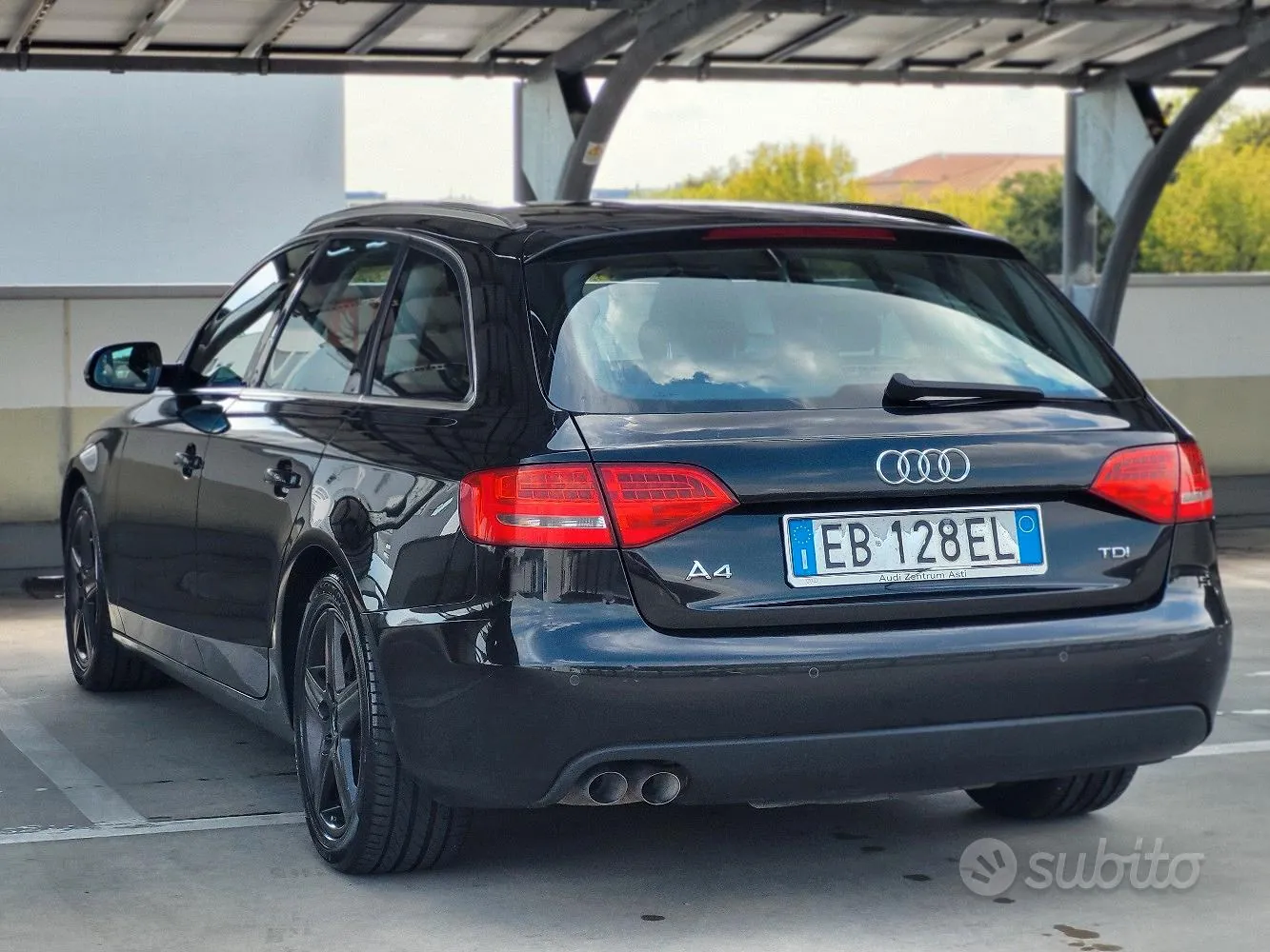 Audi A4 2011 photo 3