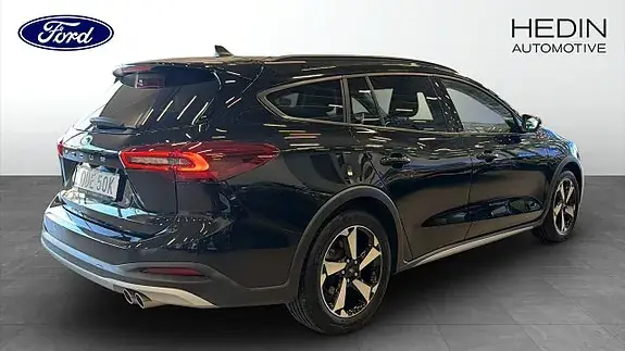 Ford Focus 2024 photo 2