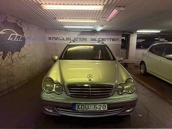 Mercedes-Benz C180 2005 photo 2