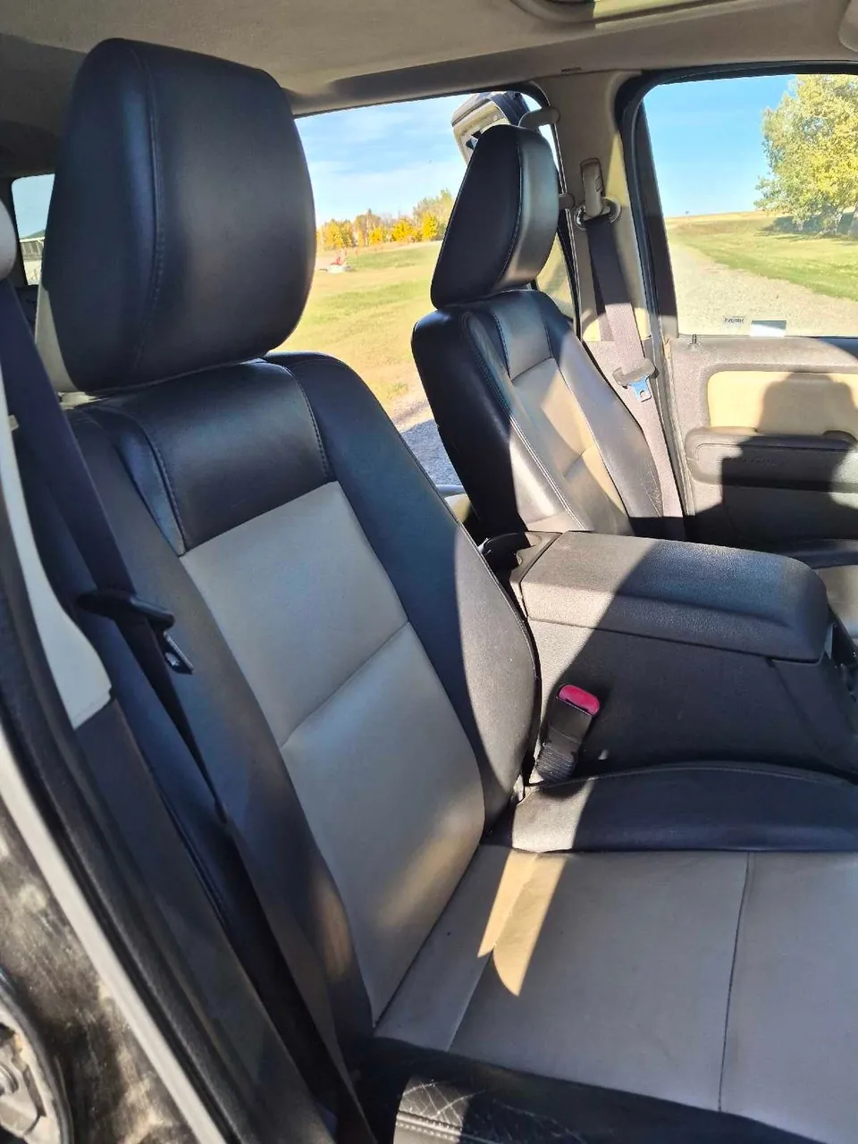Ford Explorer 2010 photo 4