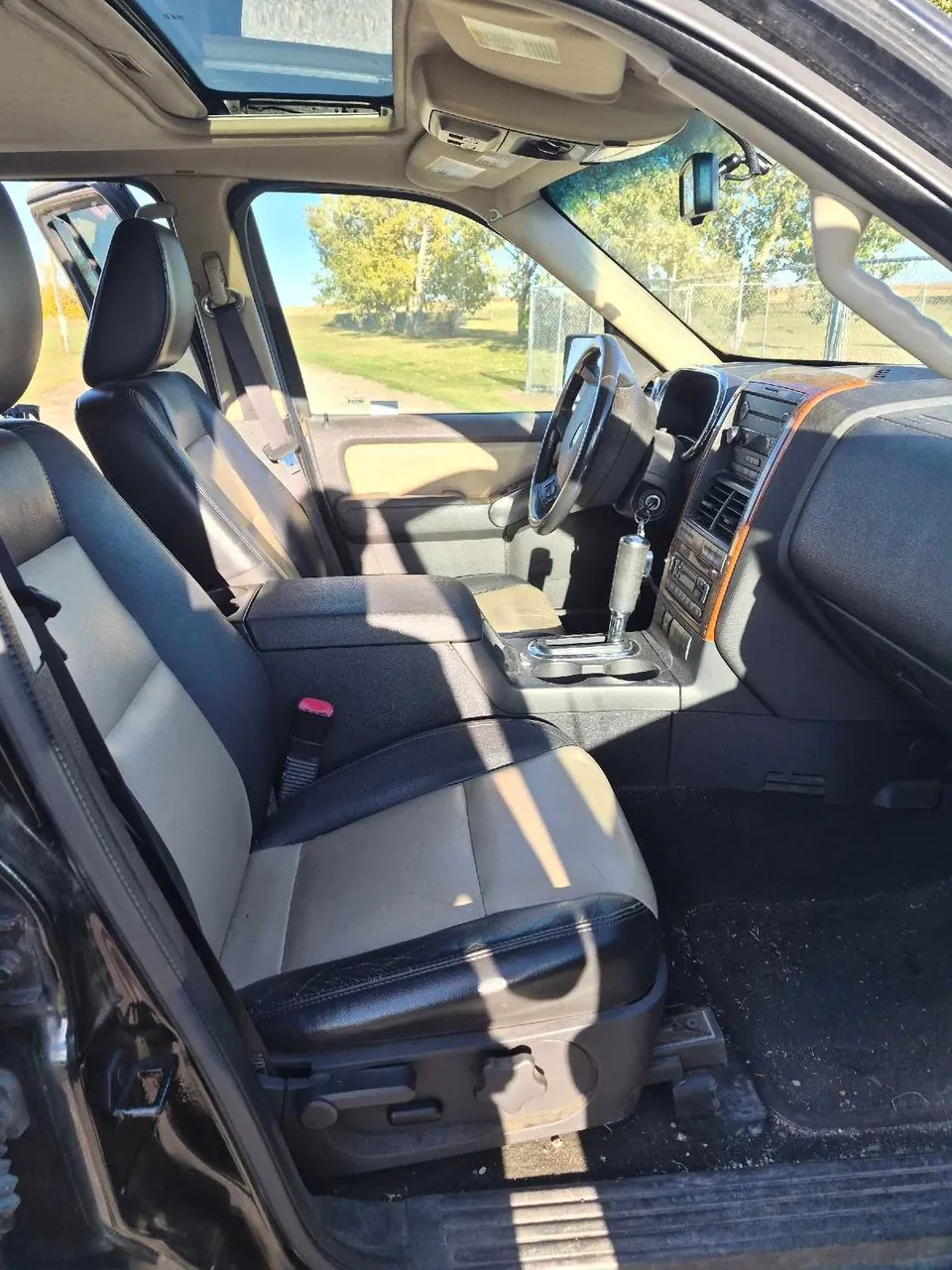Ford Explorer 2010 photo 5