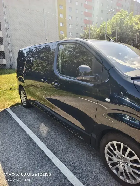 Peugeot Traveller