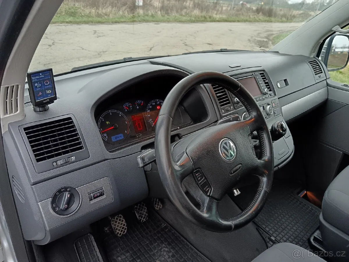 Volkswagen Multivan photo 2