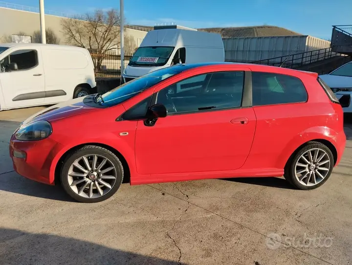 Fiat Punto 2012 photo 4