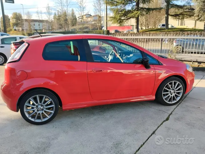 Fiat Punto 2012 photo 3