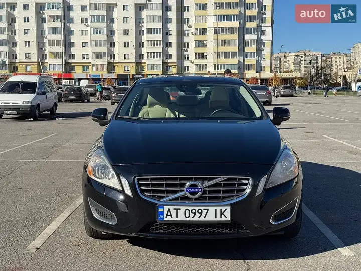 Volvo S60 2012 photo 4