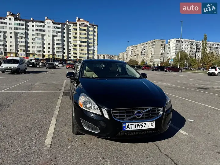 Volvo S60 2012 photo 2