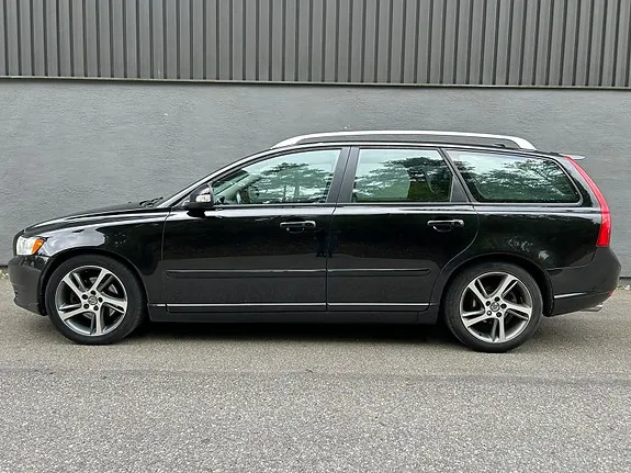 Volvo V50 2012 photo 2