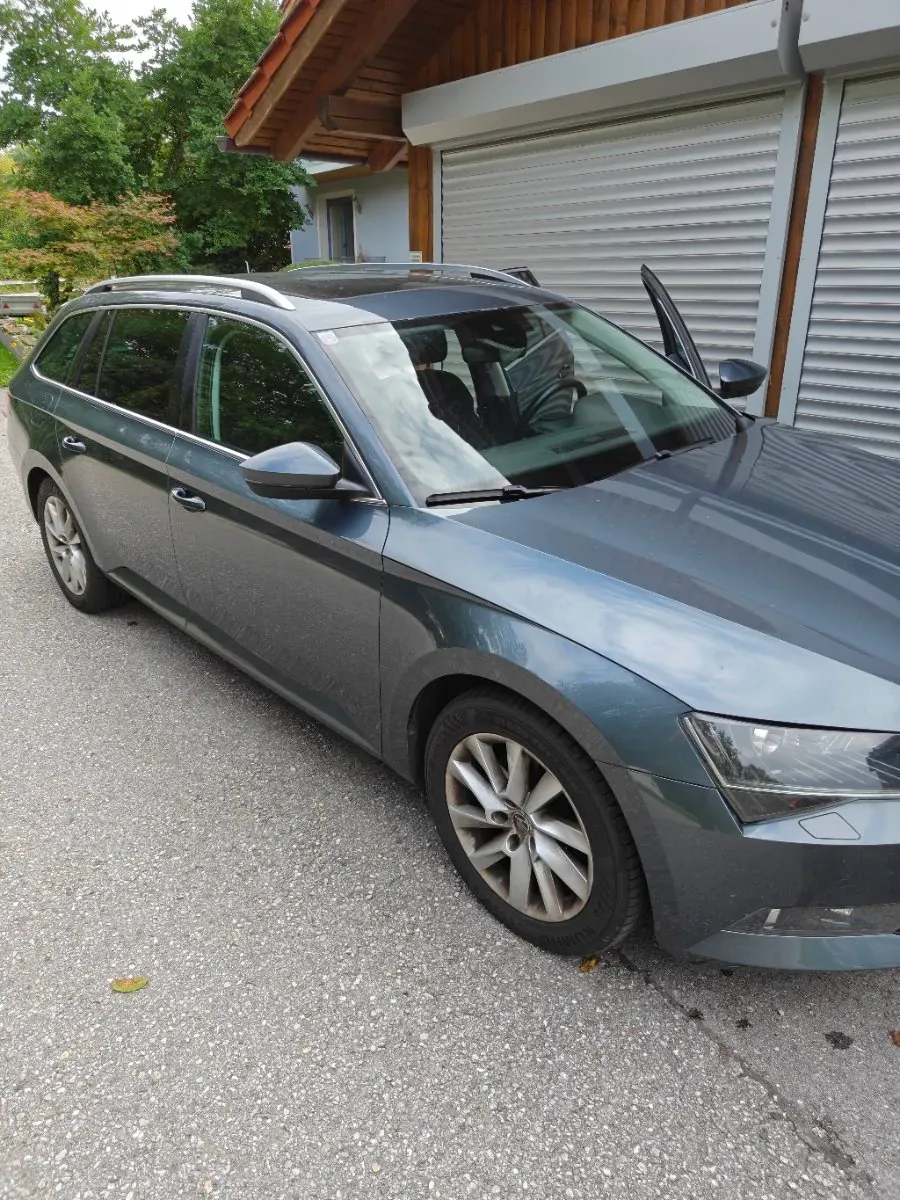 Skoda Superb 2017 photo 2