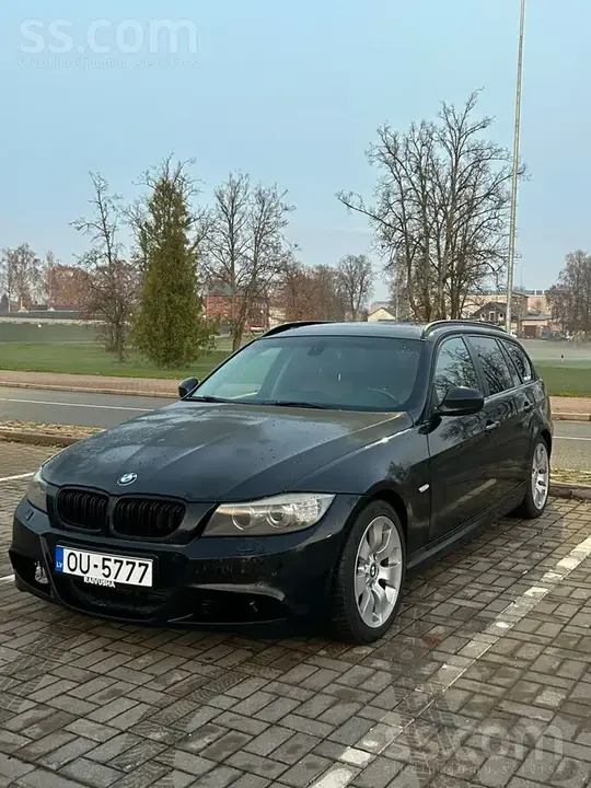 BMW 320 2010 photo 3