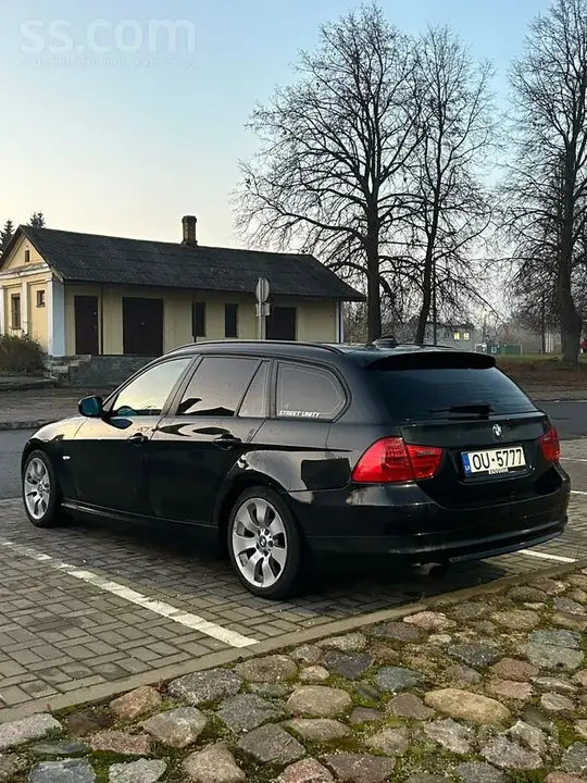 BMW 320 2010 photo 5
