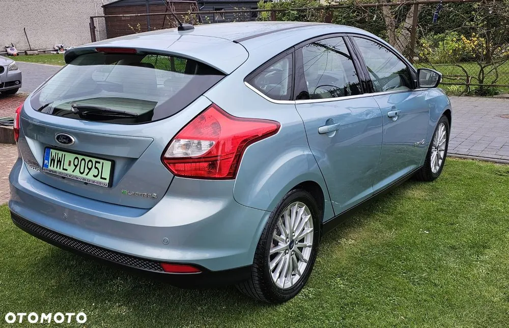 Ford Focus 2012 photo 3
