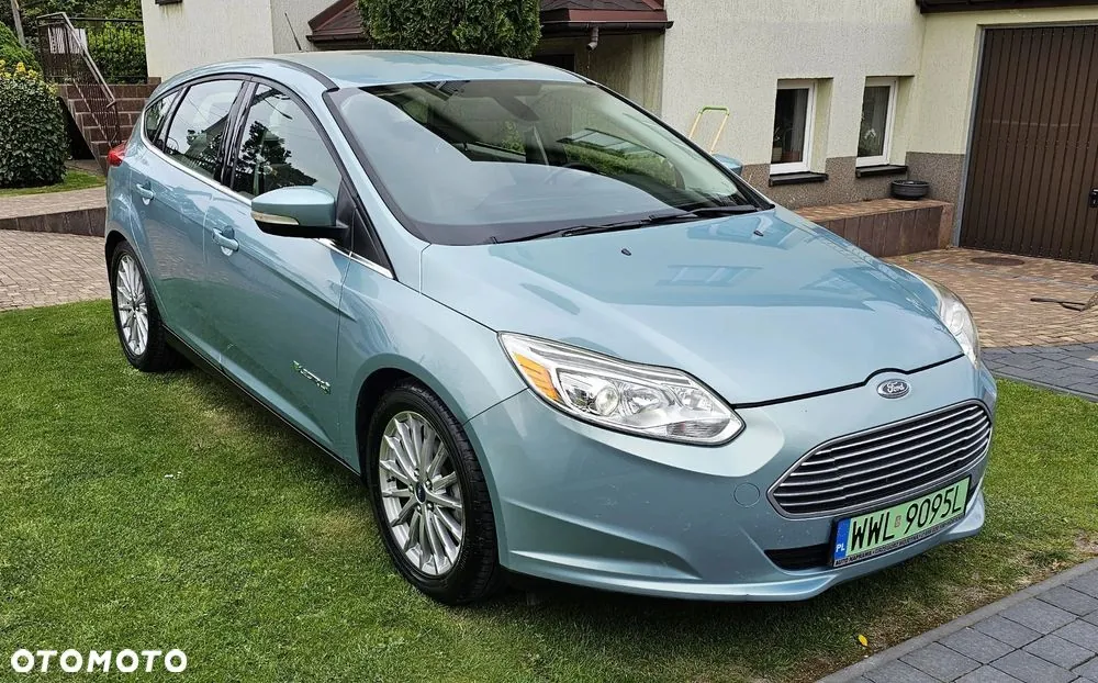 Ford Focus 2012 photo 2