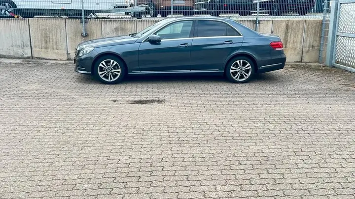 Mercedes-Benz E 200
