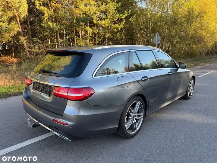 Mercedes-Benz E-Class 2017 photo 5