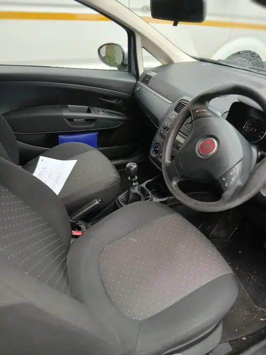 Fiat Grande Punto 2009 photo 4
