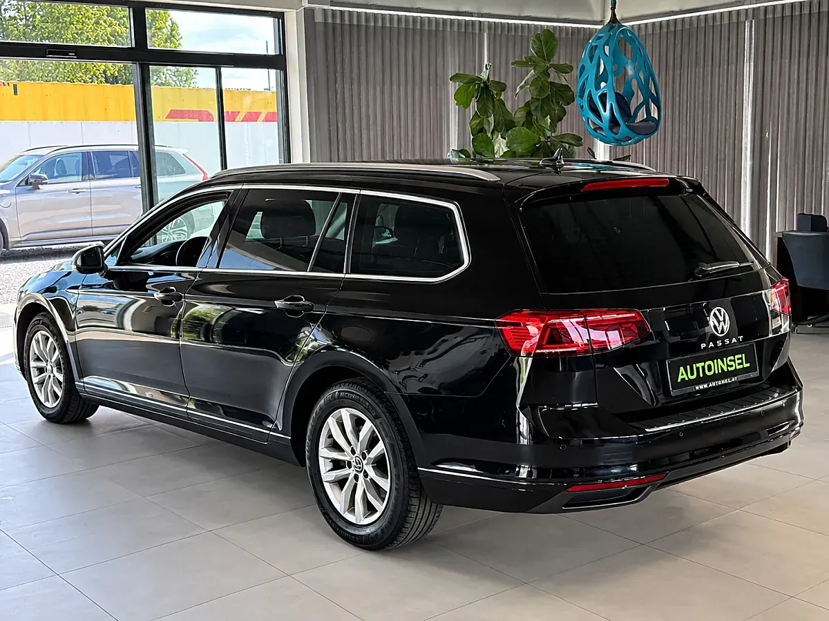 Volkswagen Passat 2023 photo 3