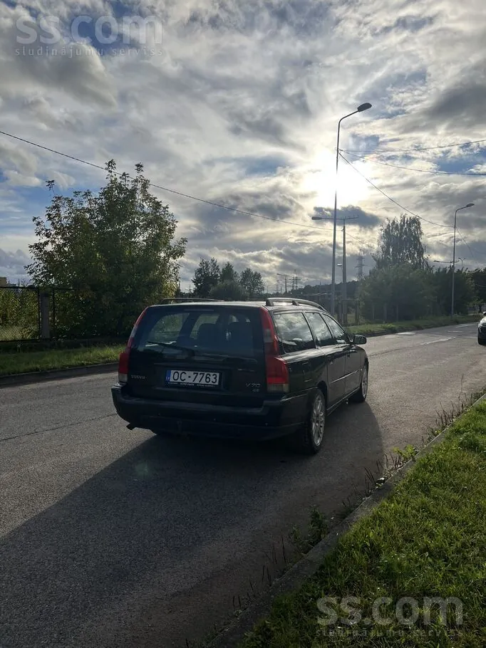 Volvo V70 2004 photo 4
