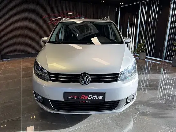 Volkswagen Touran 2013 photo 2