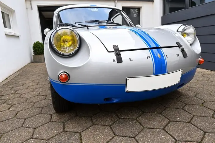 Alpine A106
