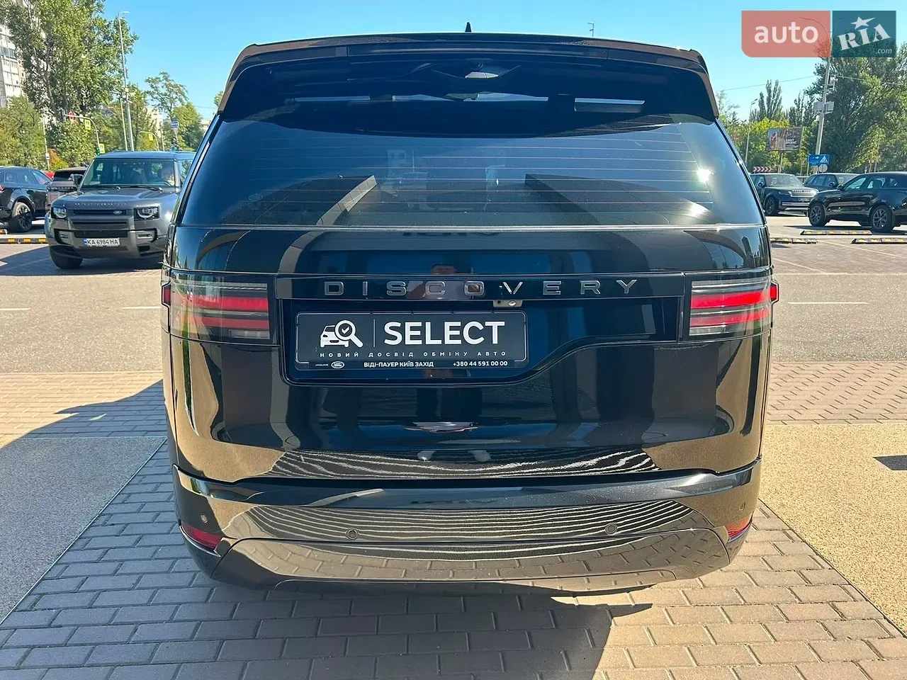 Land Rover Discovery 2023 photo 5