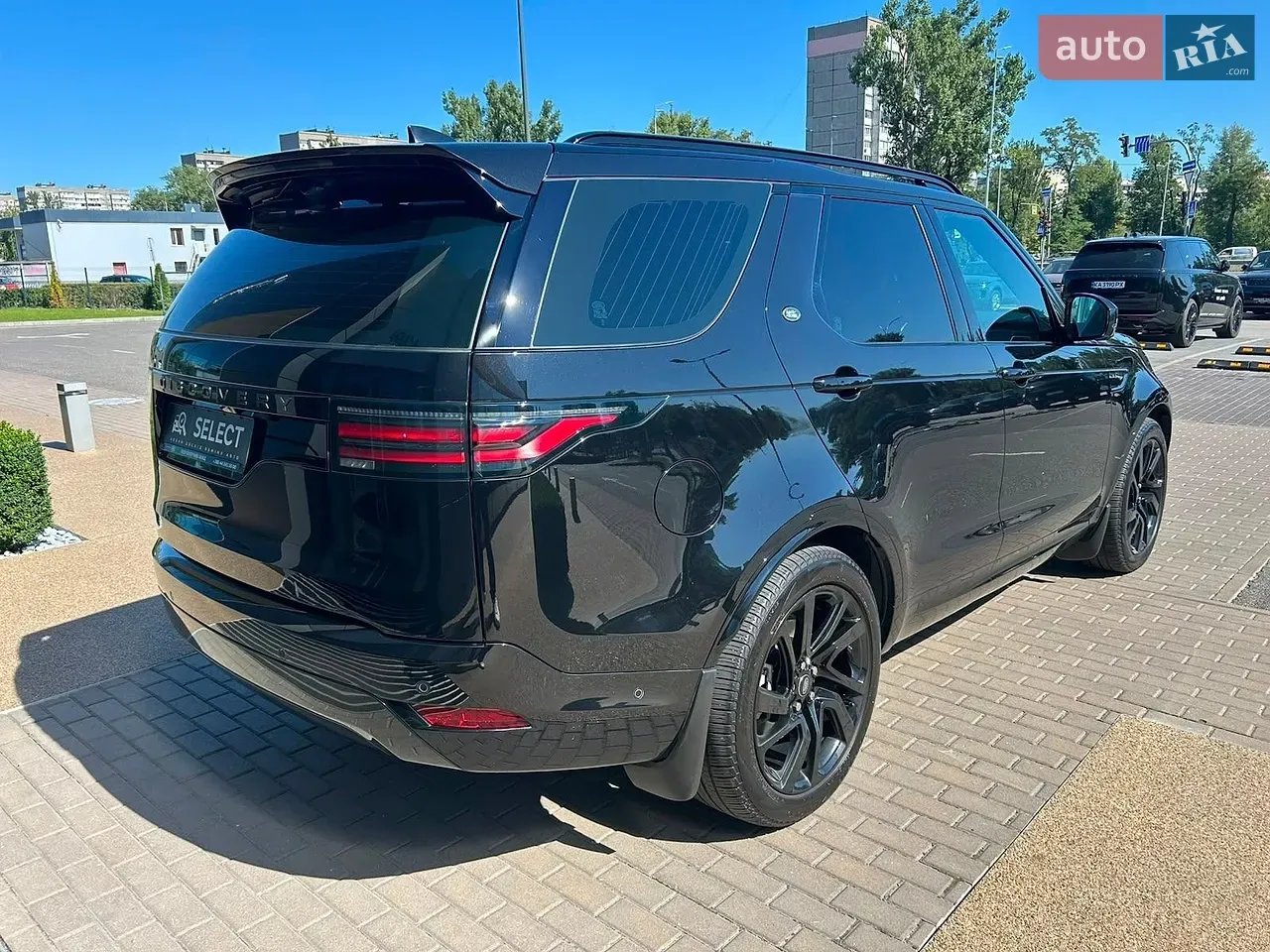 Land Rover Discovery 2023 photo 4