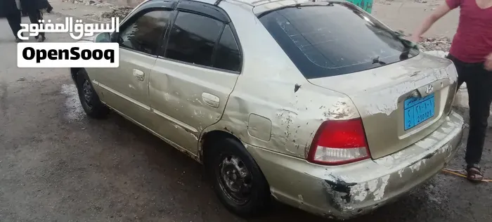 Hyundai Accent 2000 photo 2