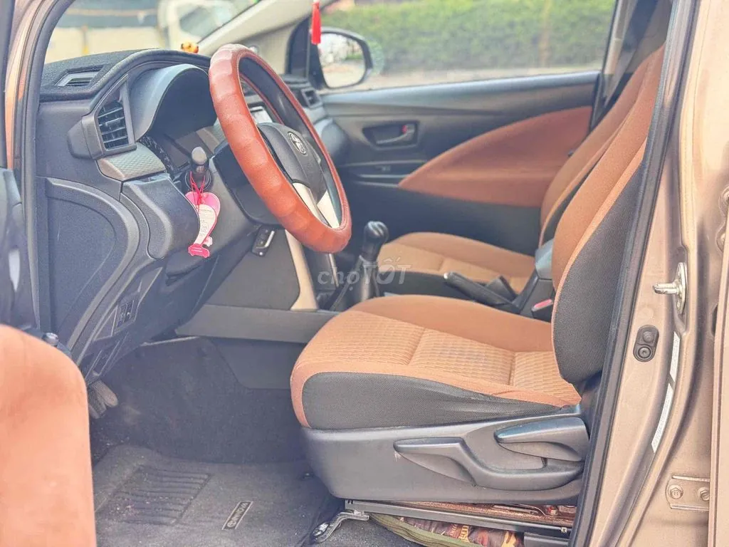 Toyota Innova 2017 photo 3
