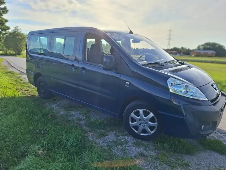 Peugeot Expert 2010 photo 2