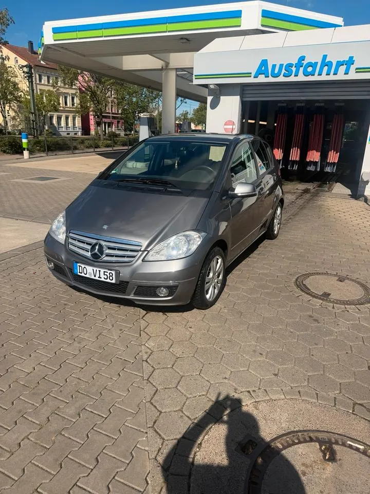 Mercedes-Benz A180