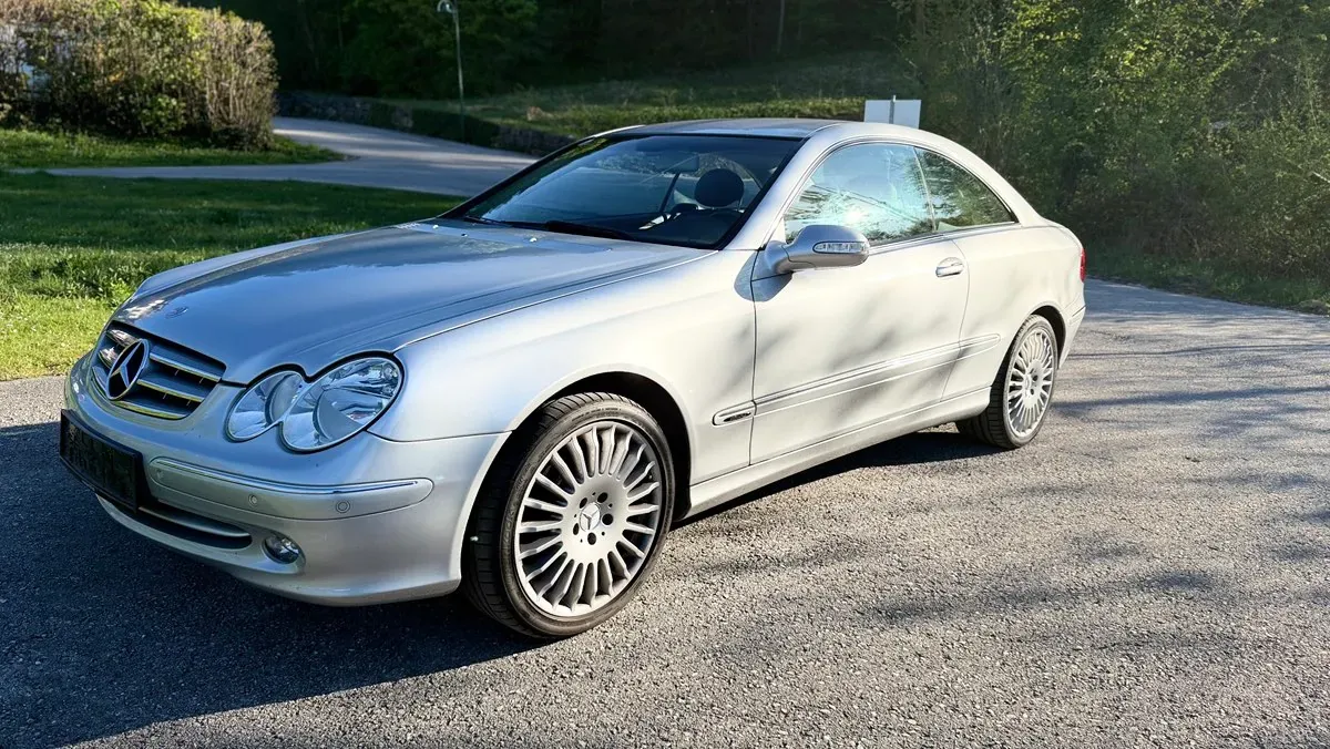 Mercedes-Benz Clk-Class 2004 photo 3