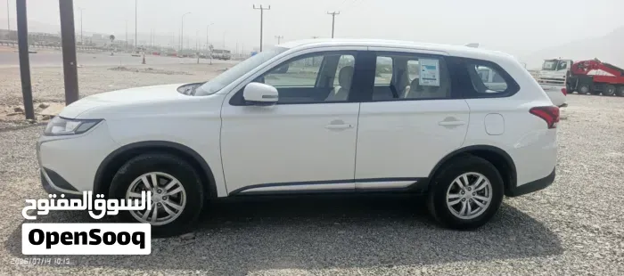 Mitsubishi Outlander 2023 photo 3