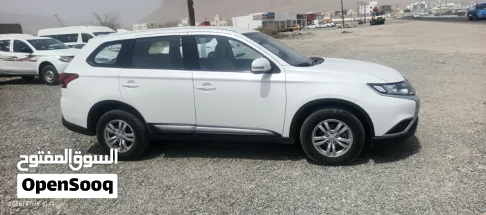Mitsubishi Outlander 2023 photo 4