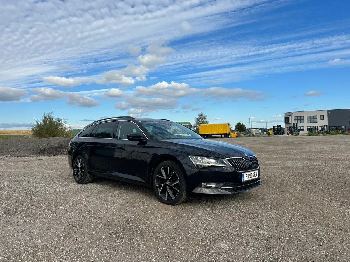 Skoda Superb 2018 photo 3