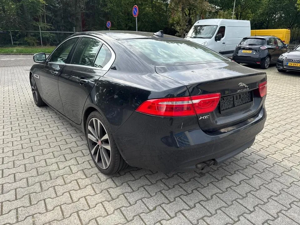 Jaguar Xe