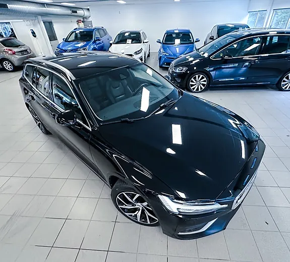 Volvo V60 2019 photo 2